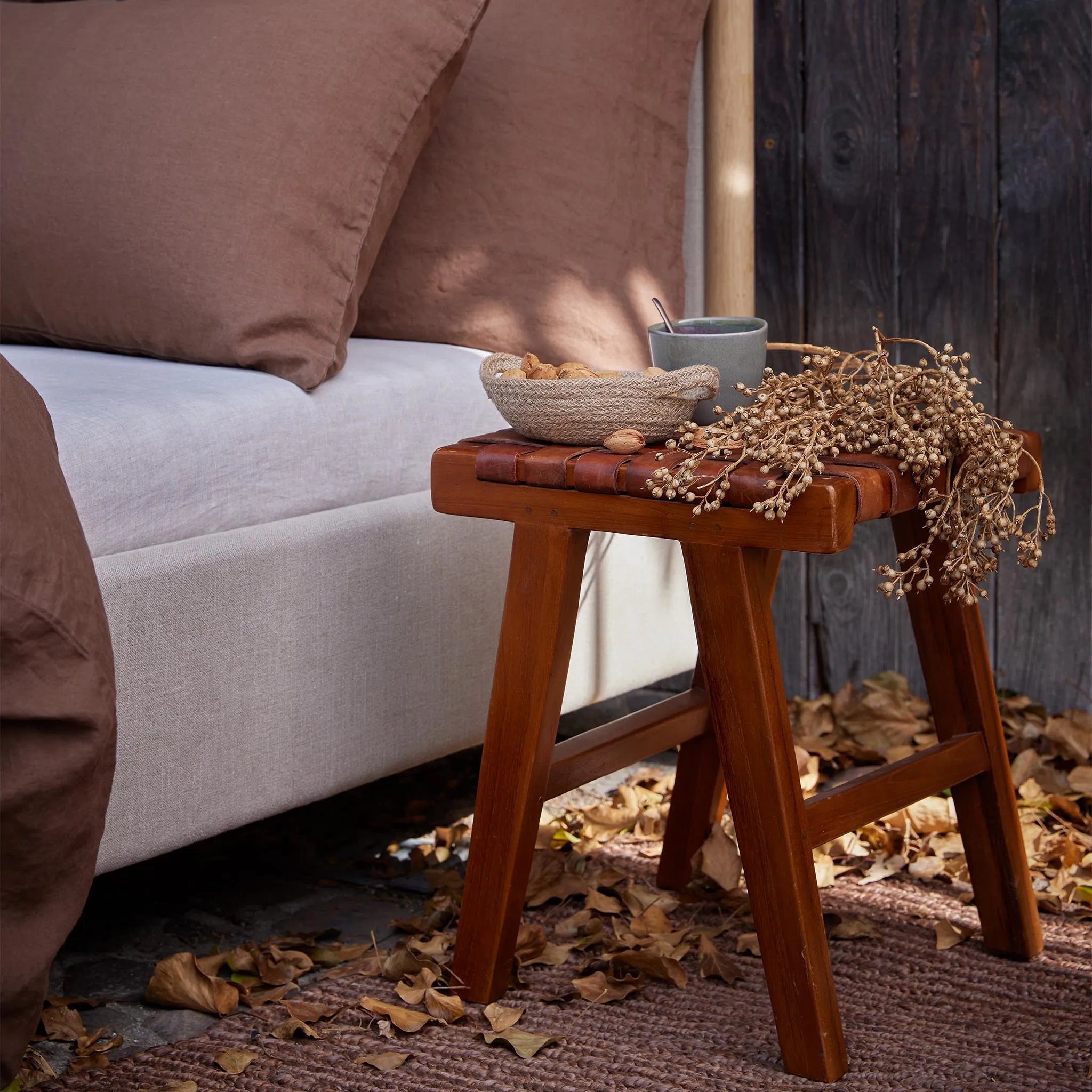 Kamaru Stool [Cognac]