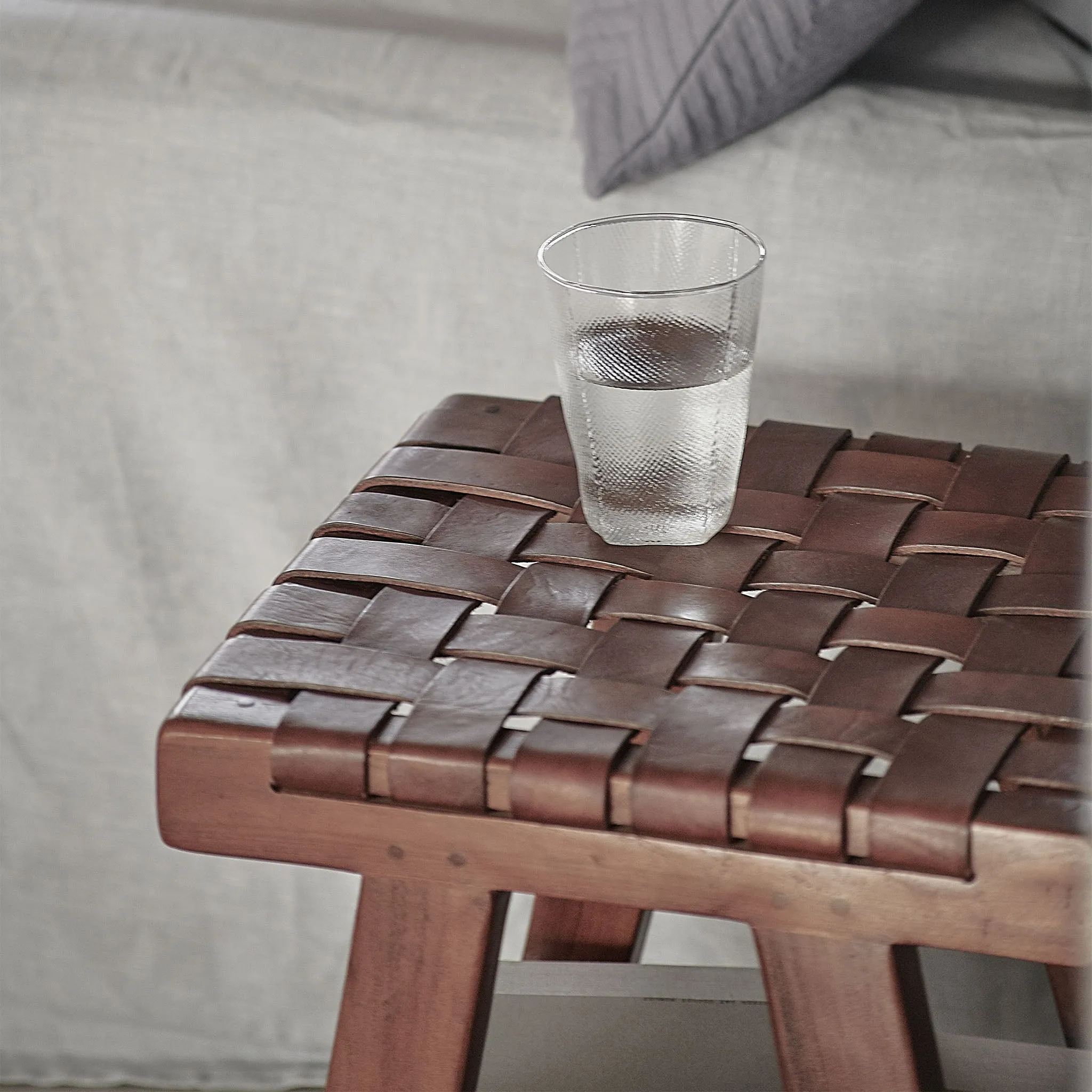 Kamaru Stool [Cognac]